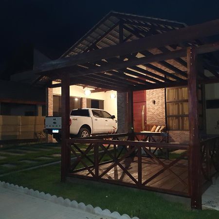 Chale De Campo Em Condominio Fechado 巴纳内拉斯 外观 照片