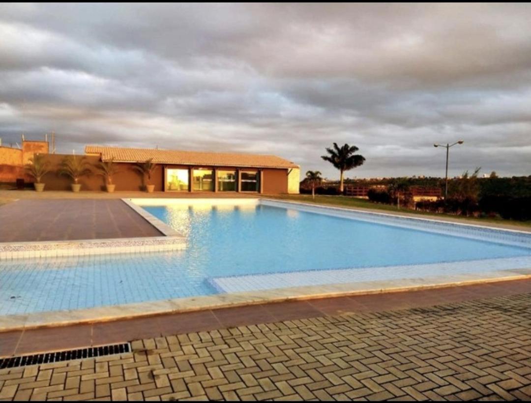 Chale De Campo Em Condominio Fechado 巴纳内拉斯 外观 照片